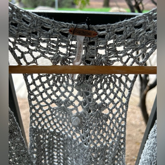 New FREE PEOPLE knit cardigan! Size L - Picture 3 of 3